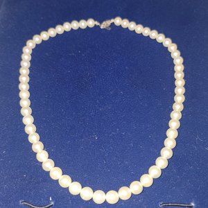 Timeless Elegance: Vintage Pearl Necklace with 14K Gold Clasp (6mm Pearls)